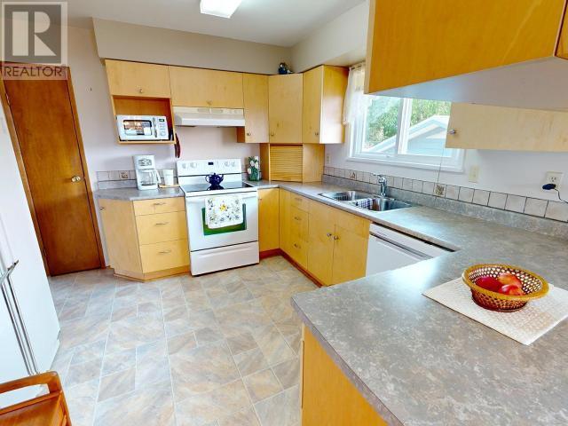 












7342 FIELD STREET

,
Powell River,




British Columbia
V8A1S9

