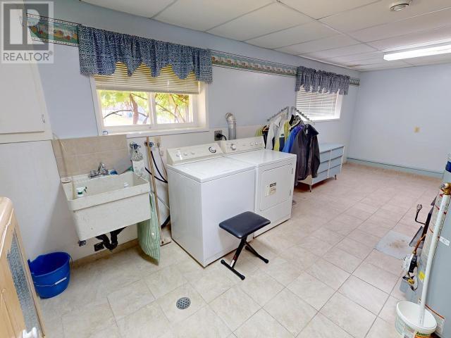 












7342 FIELD STREET

,
Powell River,




British Columbia
V8A1S9


