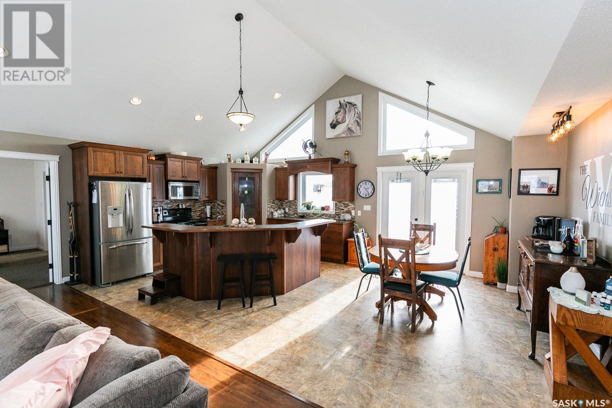 












Wiens acreage/farmland

,
Eye Hill Rm No. 382,







Saskatchewan
S0L2C0


