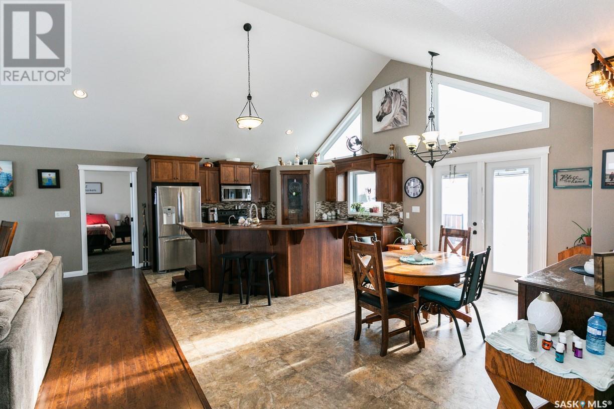 












Wiens acreage/farmland

,
Eye Hill Rm No. 382,







Saskatchewan
S0L2C0

