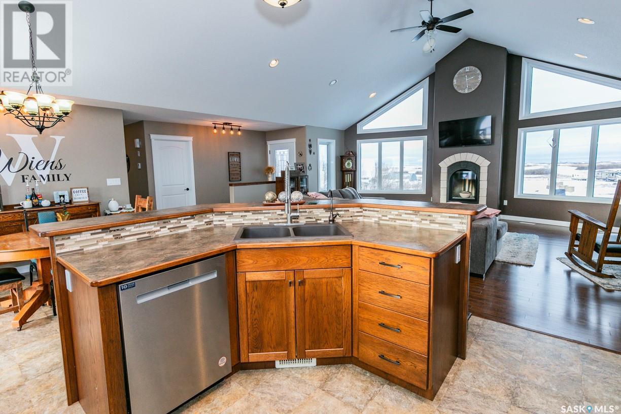 












Wiens acreage/farmland

,
Eye Hill Rm No. 382,







Saskatchewan
S0L2C0

