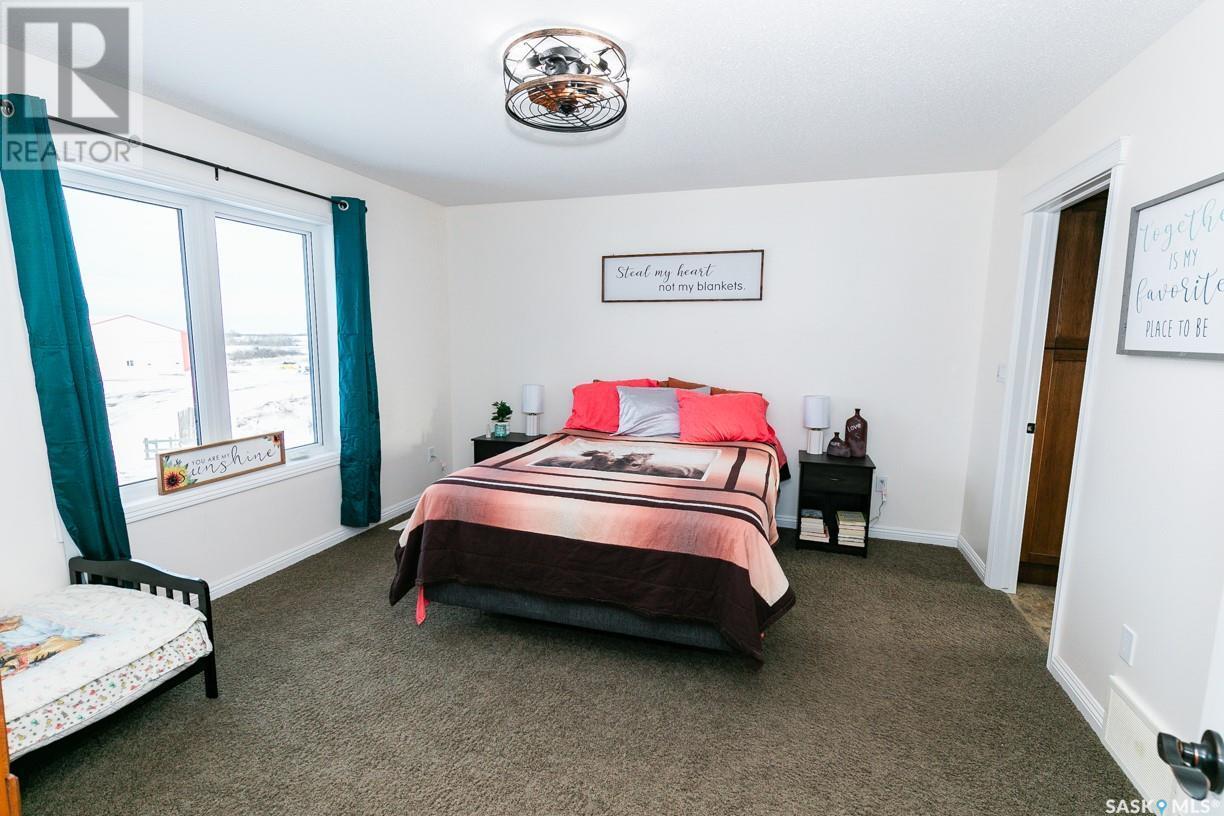 












Wiens acreage/farmland

,
Eye Hill Rm No. 382,







Saskatchewan
S0L2C0

