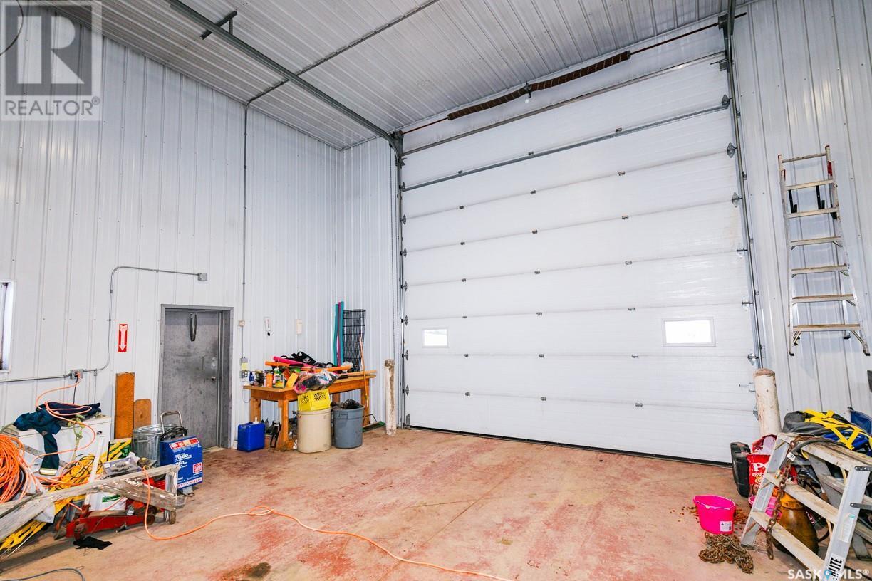 












Wiens acreage/farmland

,
Eye Hill Rm No. 382,







Saskatchewan
S0L2C0


