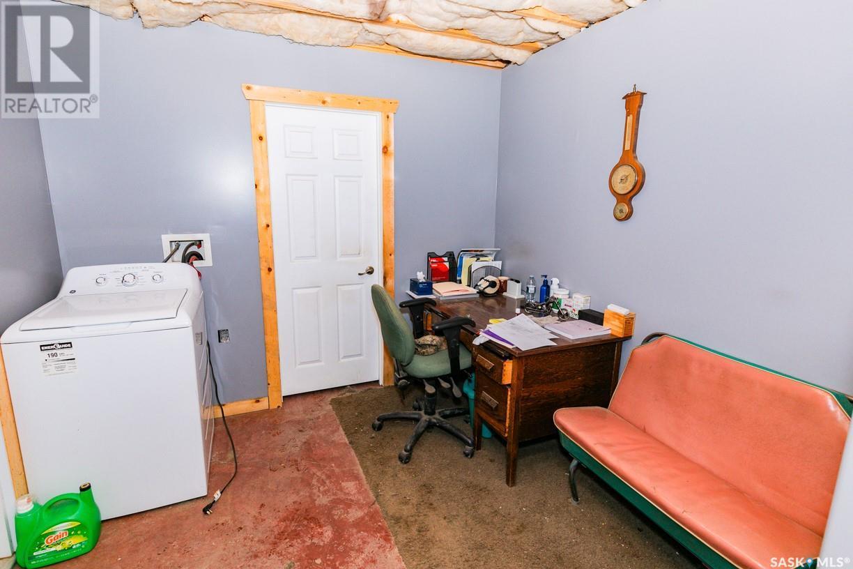 












Wiens acreage/farmland

,
Eye Hill Rm No. 382,







Saskatchewan
S0L2C0


