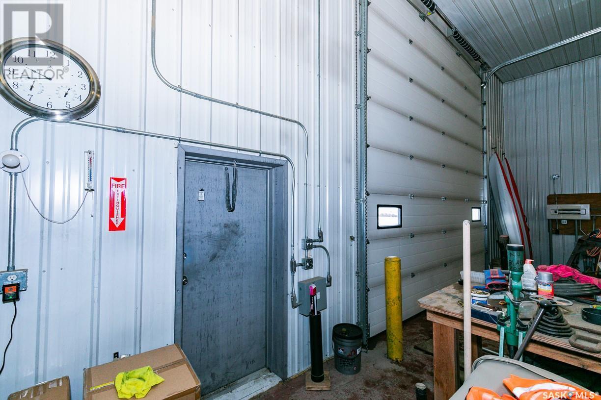 












Wiens acreage/farmland

,
Eye Hill Rm No. 382,







Saskatchewan
S0L2C0

