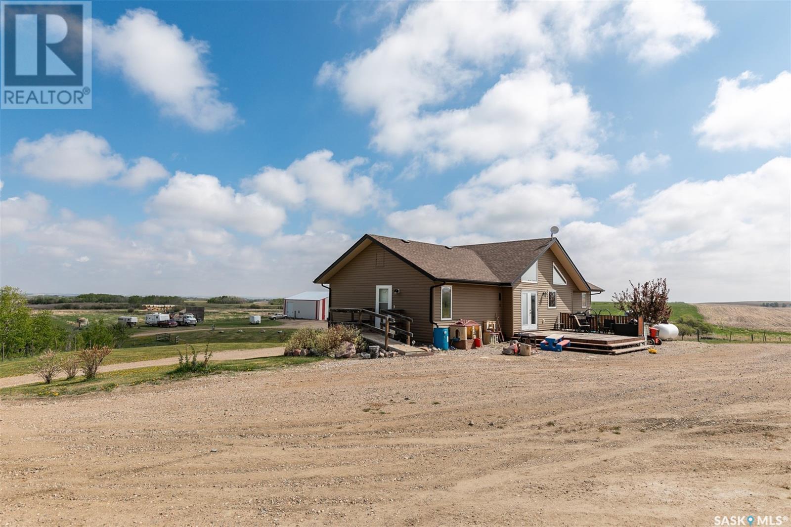 












Wiens acreage/farmland

,
Eye Hill Rm No. 382,







Saskatchewan
S0L2C0

