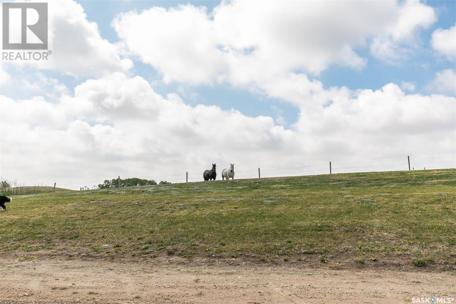 












Wiens acreage/farmland

,
Eye Hill Rm No. 382,







Saskatchewan
S0L2C0

