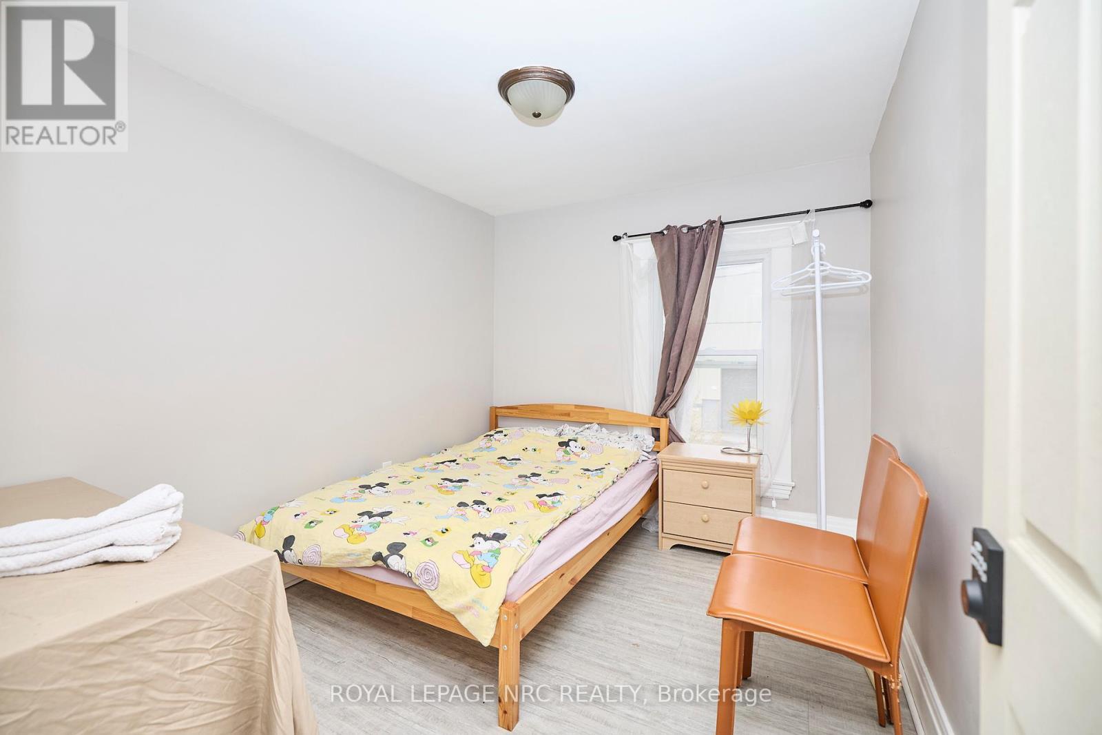 












45 PINE STREET N

,
Thorold (Thorold Downtown),




Ontario
L2V2P1

