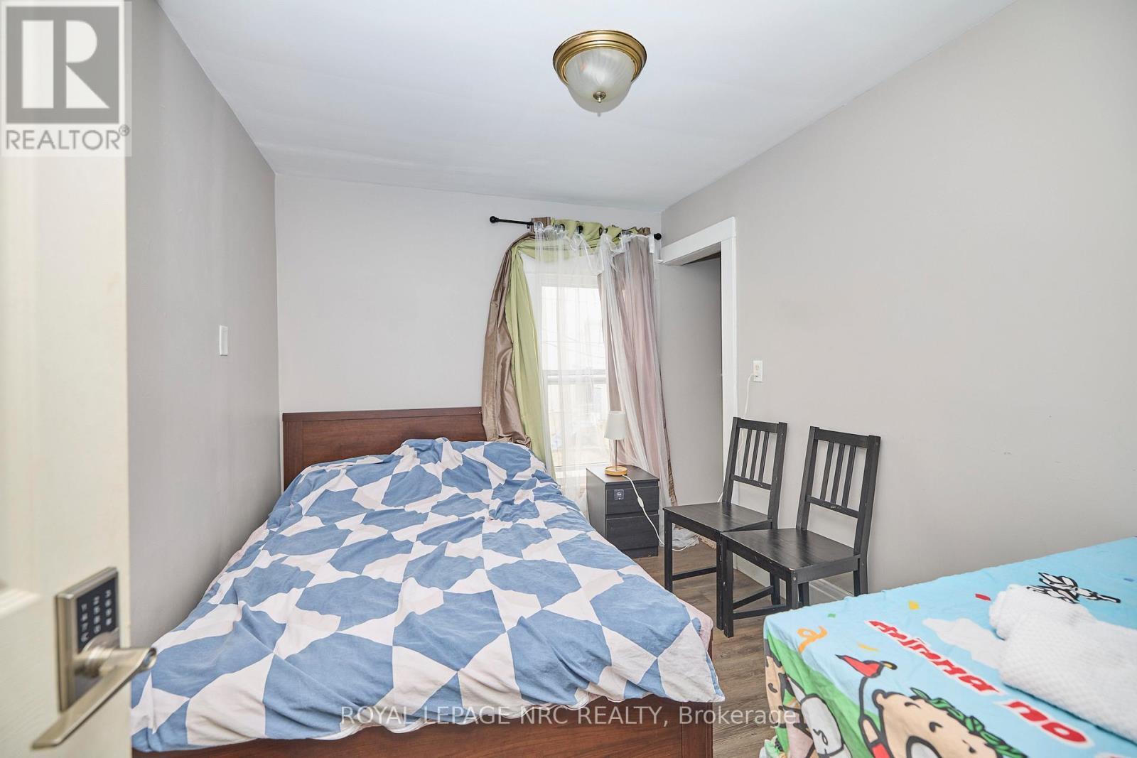 












45 PINE STREET N

,
Thorold (Thorold Downtown),




Ontario
L2V2P1

