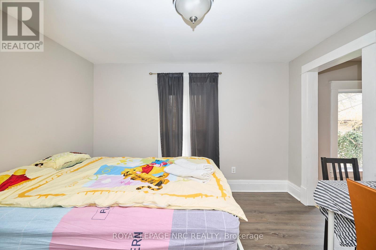 












45 PINE STREET N

,
Thorold (Thorold Downtown),




Ontario
L2V2P1

