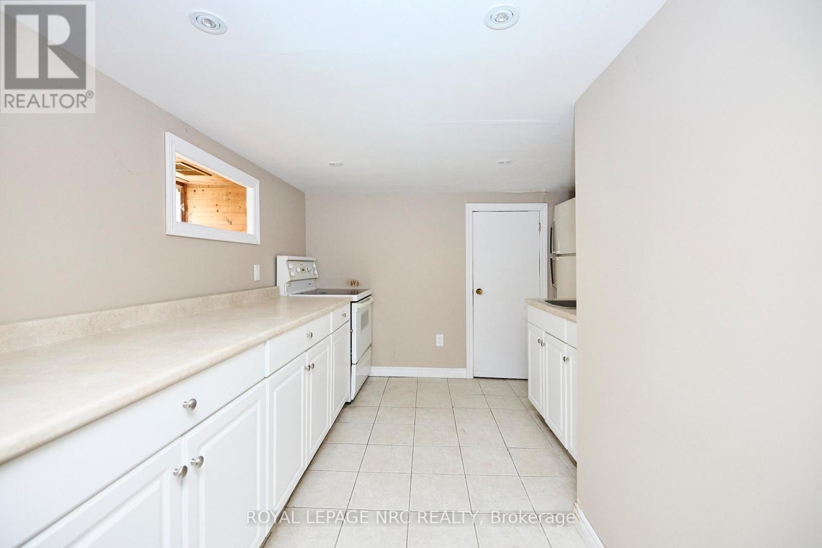 












45 PINE STREET N

,
Thorold (Thorold Downtown),




Ontario
L2V2P1

