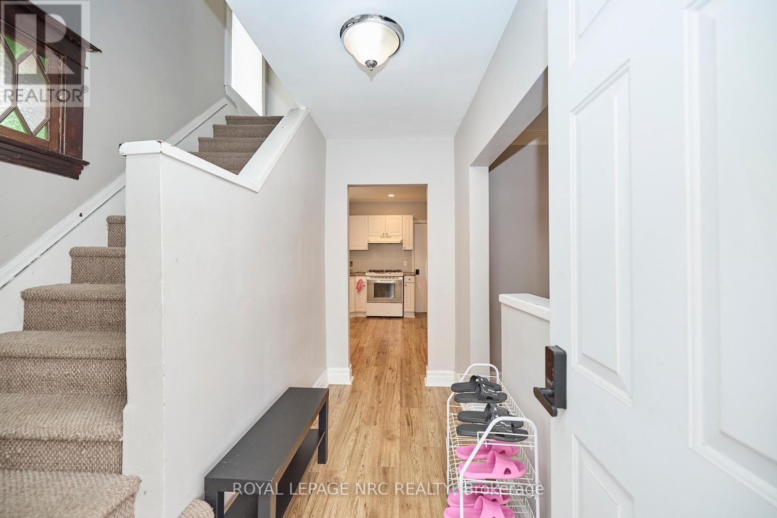 












45 PINE STREET N

,
Thorold (Thorold Downtown),




Ontario
L2V2P1

