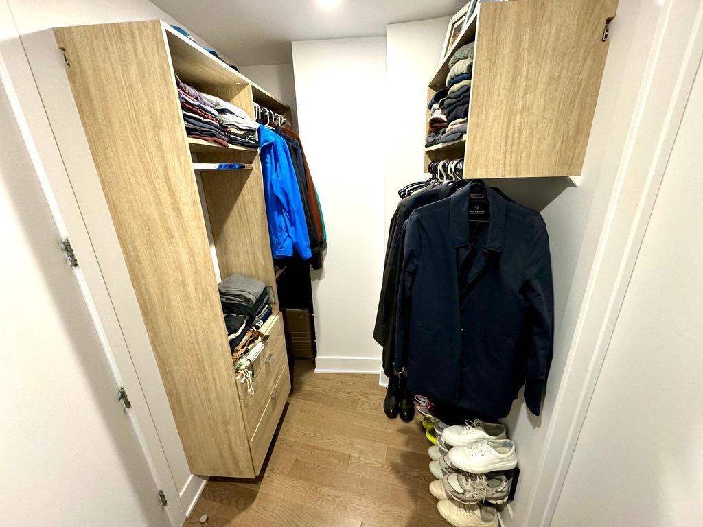 









1320


Rue Olier

, 802,
Montréal (Le Sud-Ouest),




QC
H3C0Y8

