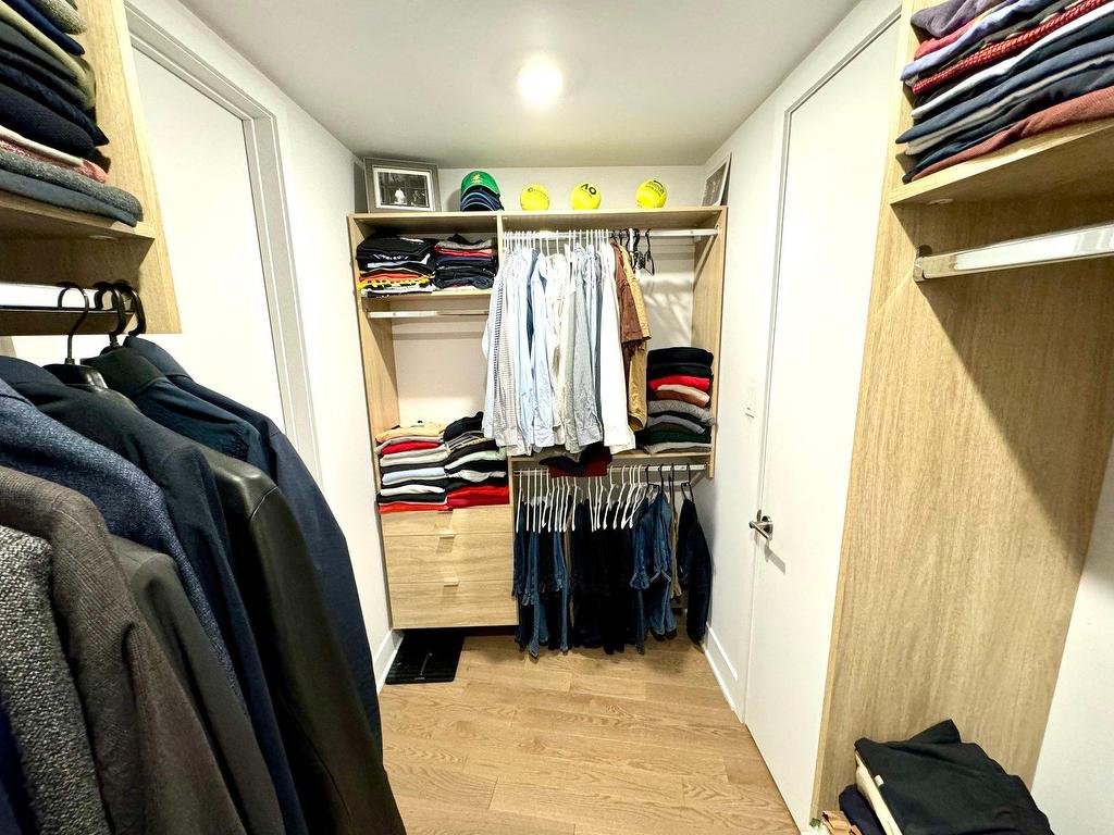 









1320


Rue Olier

, 802,
Montréal (Le Sud-Ouest),




QC
H3C0Y8

