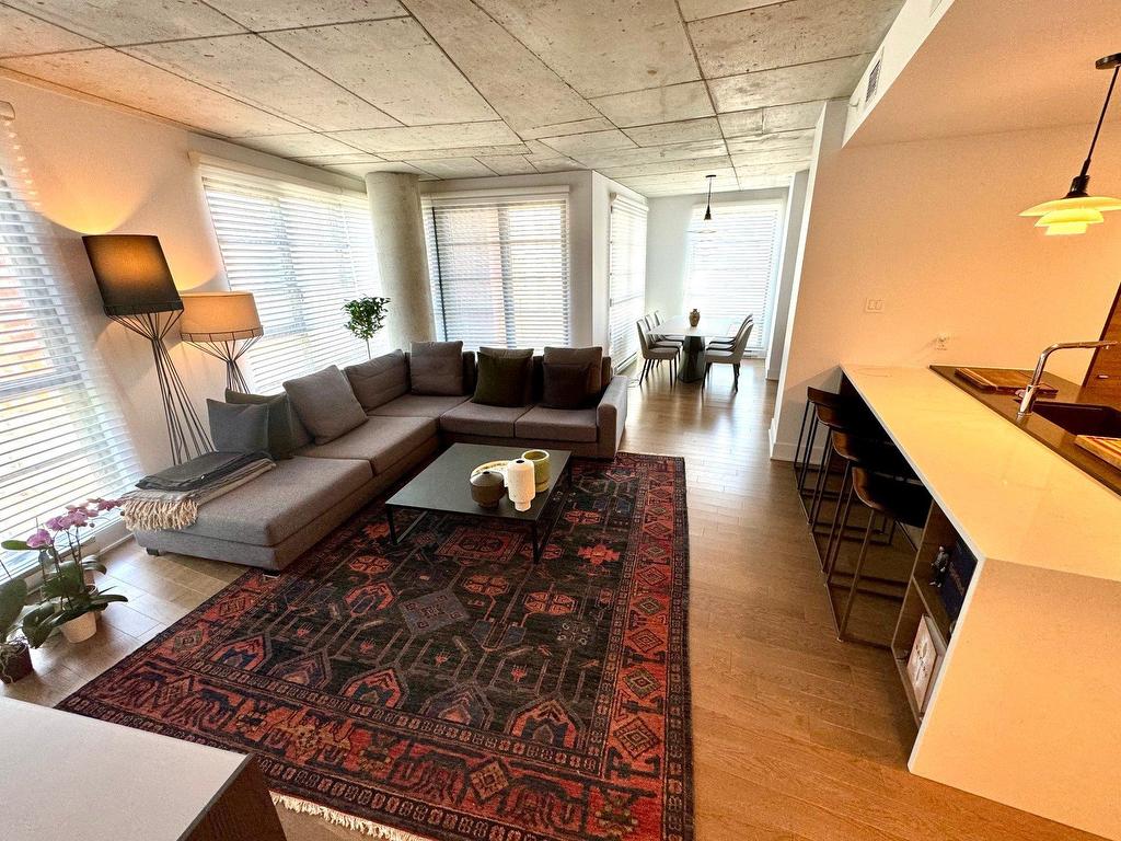 









1320


Rue Olier

, 802,
Montréal (Le Sud-Ouest),




QC
H3C0Y8

