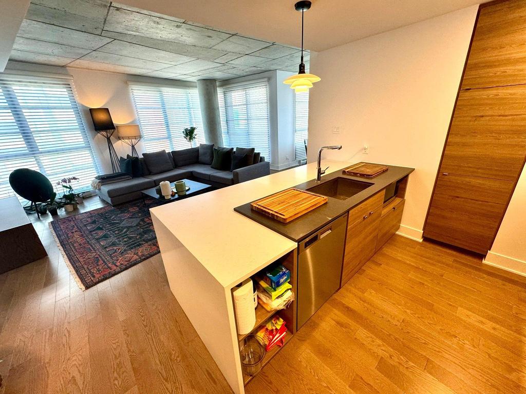 









1320


Rue Olier

, 802,
Montréal (Le Sud-Ouest),




QC
H3C0Y8


