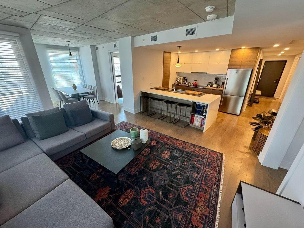 









1320


Rue Olier

, 802,
Montréal (Le Sud-Ouest),




QC
H3C0Y8

