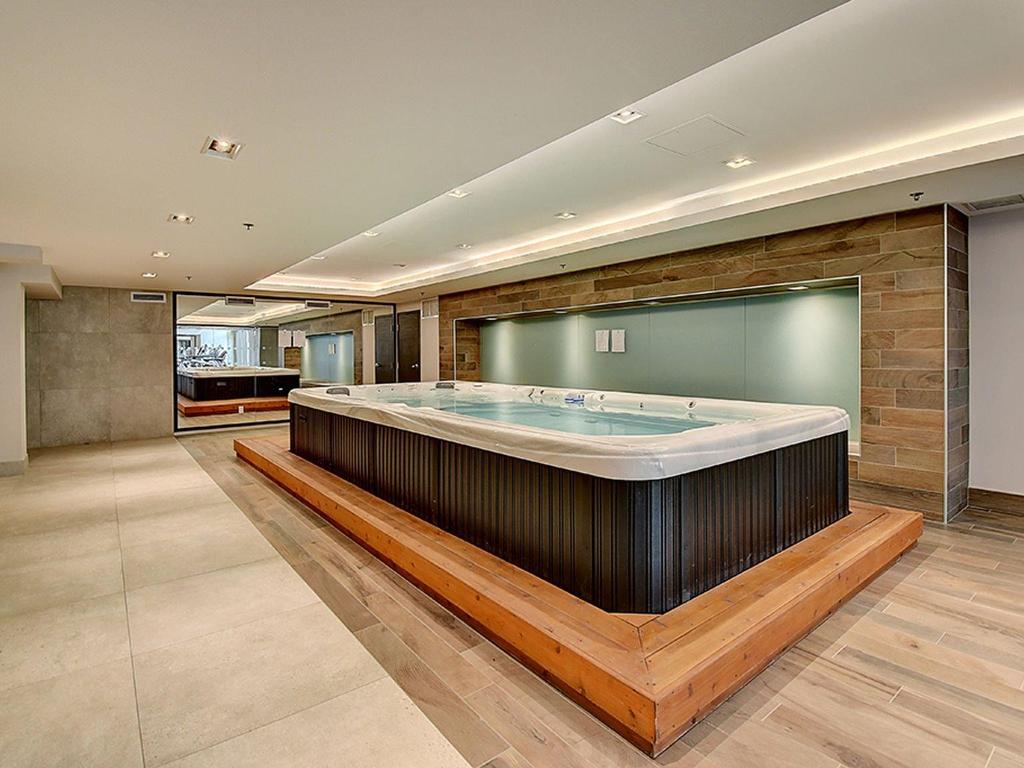 









1320


Rue Olier

, 802,
Montréal (Le Sud-Ouest),




QC
H3C0Y8

