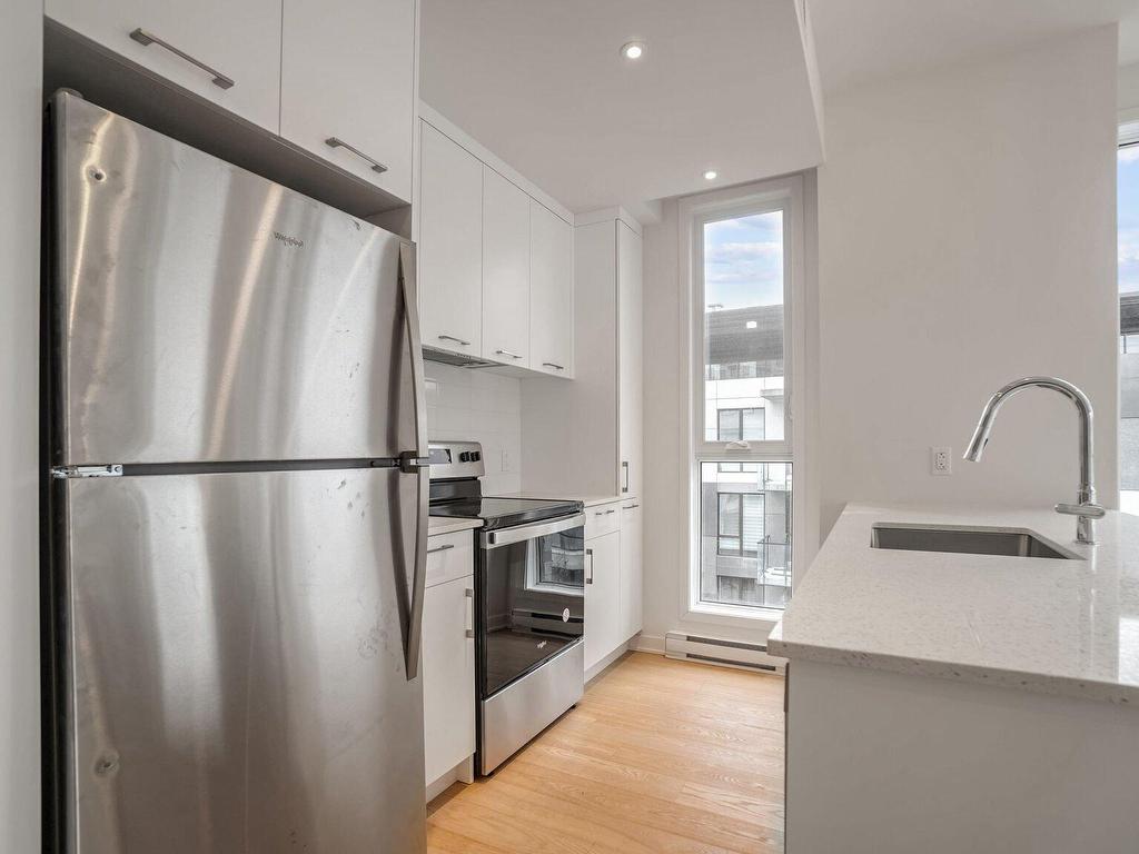 









1485


Rue des Bassins

, 821,
Montréal (Le Sud-Ouest),




QC
H3C1B7

