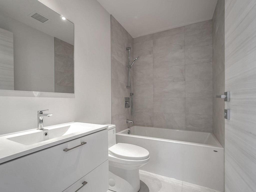 









1485


Rue des Bassins

, 821,
Montréal (Le Sud-Ouest),




QC
H3C1B7

