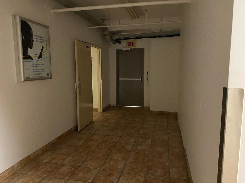 









7345


Boul. St-Laurent

, RDC,
Montréal (Villeray/Saint-Michel/Parc-Extension),




QC
H2R1W6

