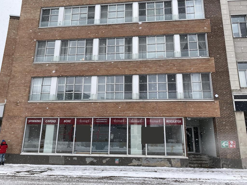 









7345


Boul. St-Laurent

, RDC,
Montréal (Villeray/Saint-Michel/Parc-Extension),




QC
H2R1W6

