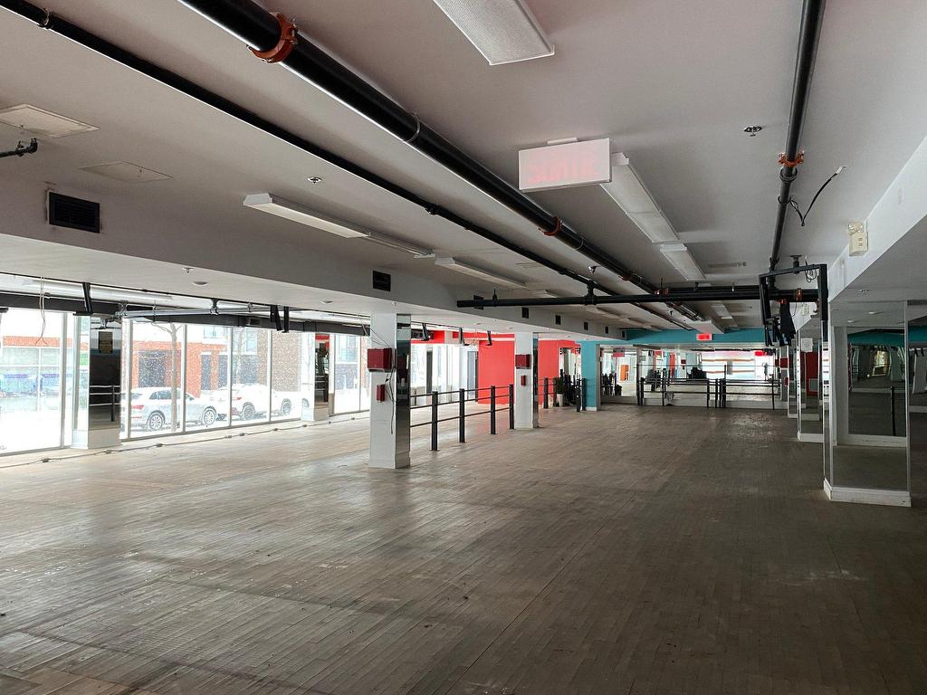 









7345


Boul. St-Laurent

, RDC,
Montréal (Villeray/Saint-Michel/Parc-Extension),




QC
H2R1W6

