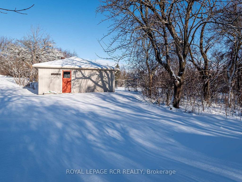









838742


4th

Line East,
Mulmur,




ON
L9V 0J7

