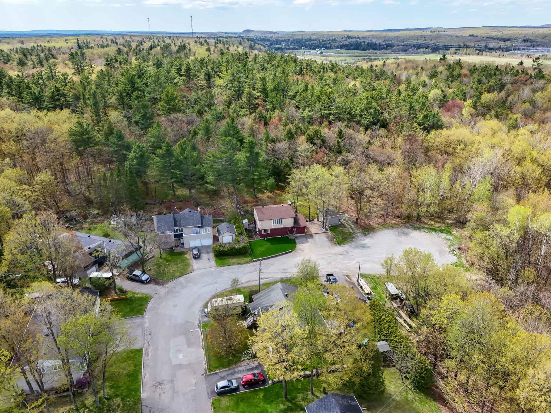 









274


Rue Maclaren O.

,
Gatineau (Buckingham),




QC
J8L1J7

