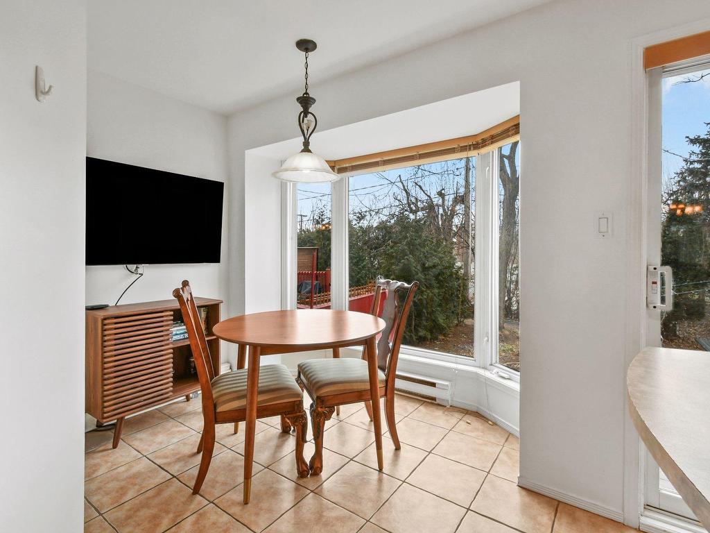 









862


Av. d'Isère

,
Saint-Lambert,




QC
J4S1Z1

