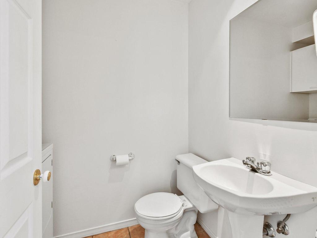 









862


Av. d'Isère

,
Saint-Lambert,




QC
J4S1Z1

