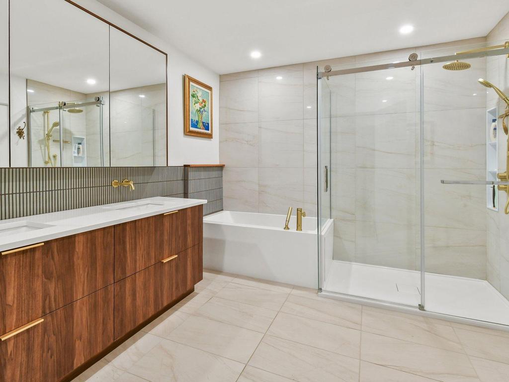 









862


Av. d'Isère

,
Saint-Lambert,




QC
J4S1Z1


