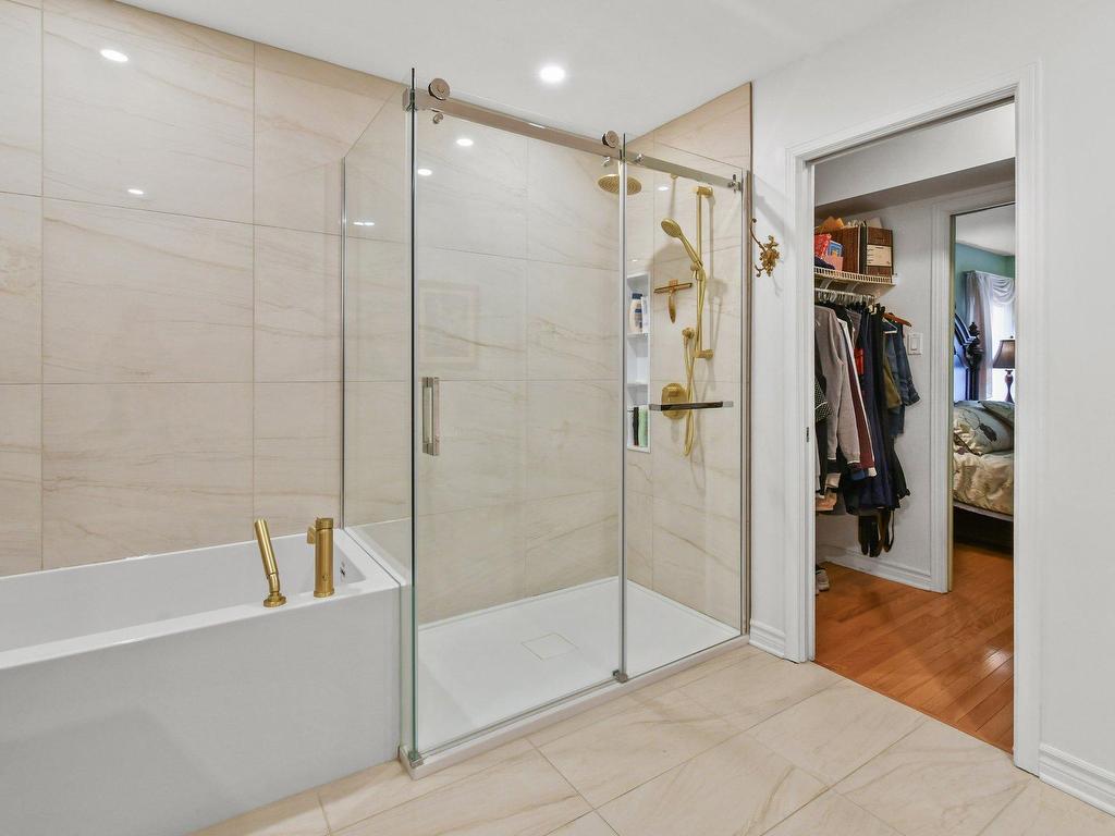 









862


Av. d'Isère

,
Saint-Lambert,




QC
J4S1Z1

