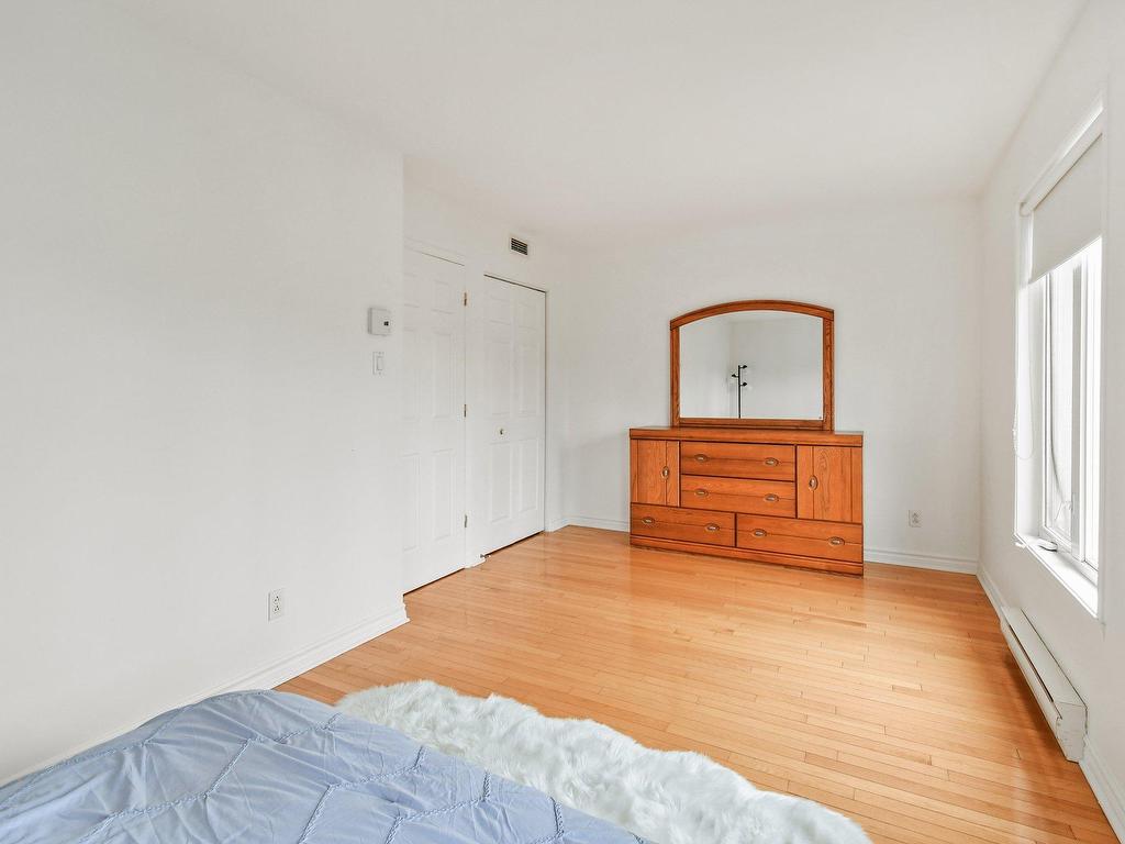 









862


Av. d'Isère

,
Saint-Lambert,




QC
J4S1Z1

