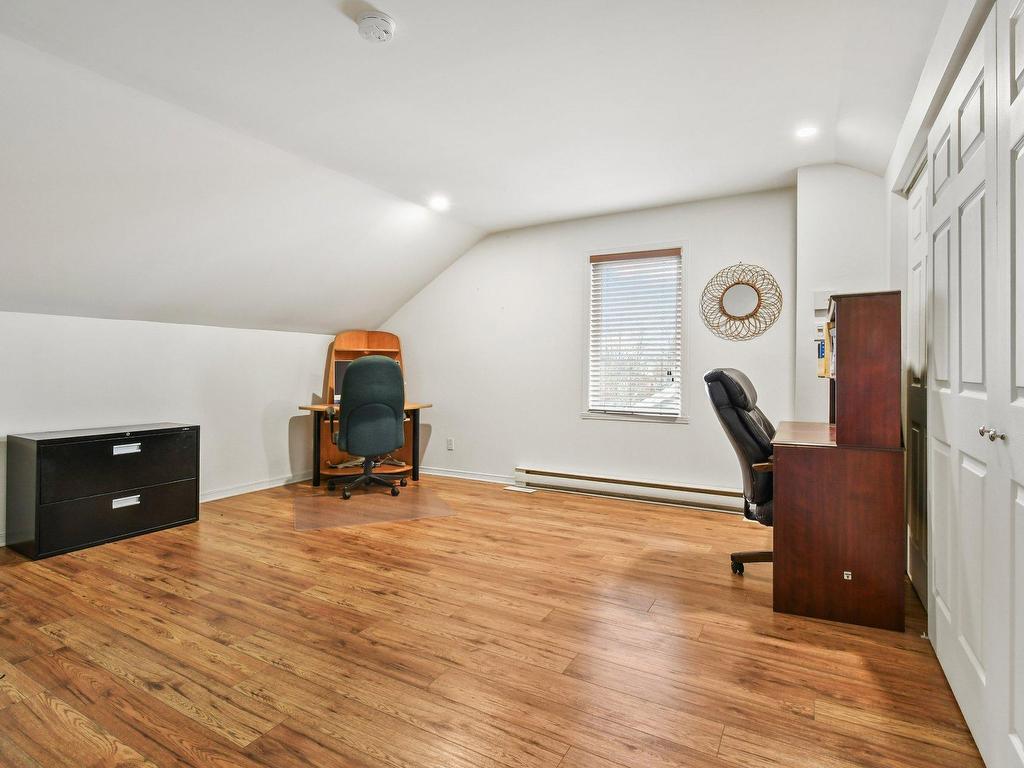 









862


Av. d'Isère

,
Saint-Lambert,




QC
J4S1Z1

