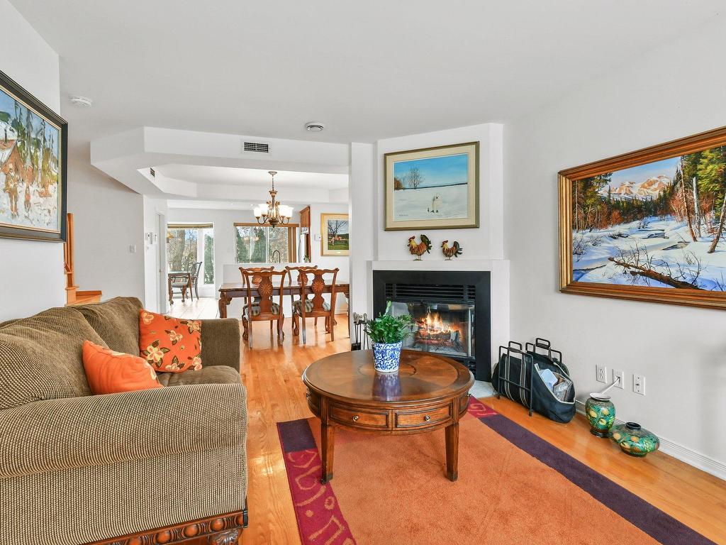 









862


Av. d'Isère

,
Saint-Lambert,




QC
J4S1Z1

