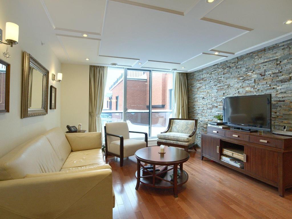 









375


Boul. Décarie

, PH8,
Montréal (Saint-Laurent),




QC
H4L0B4

