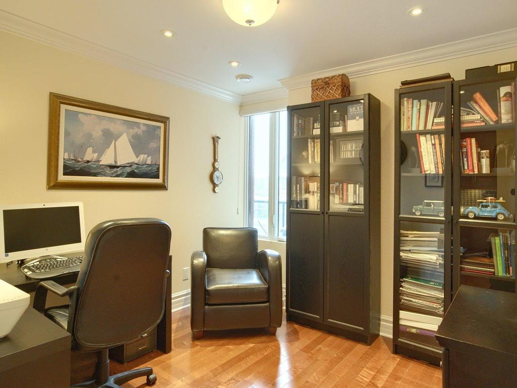 









375


Boul. Décarie

, PH8,
Montréal (Saint-Laurent),




QC
H4L0B4

