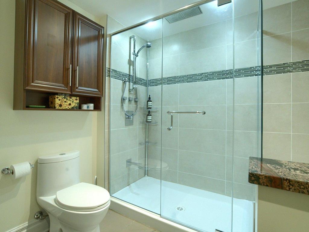 









375


Boul. Décarie

, PH8,
Montréal (Saint-Laurent),




QC
H4L0B4

