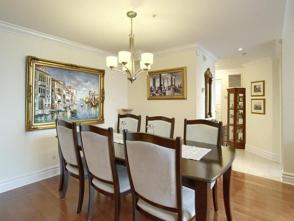 









375


Boul. Décarie

, PH8,
Montréal (Saint-Laurent),




QC
H4L0B4

