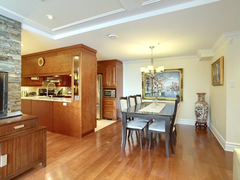 









375


Boul. Décarie

, PH8,
Montréal (Saint-Laurent),




QC
H4L0B4

