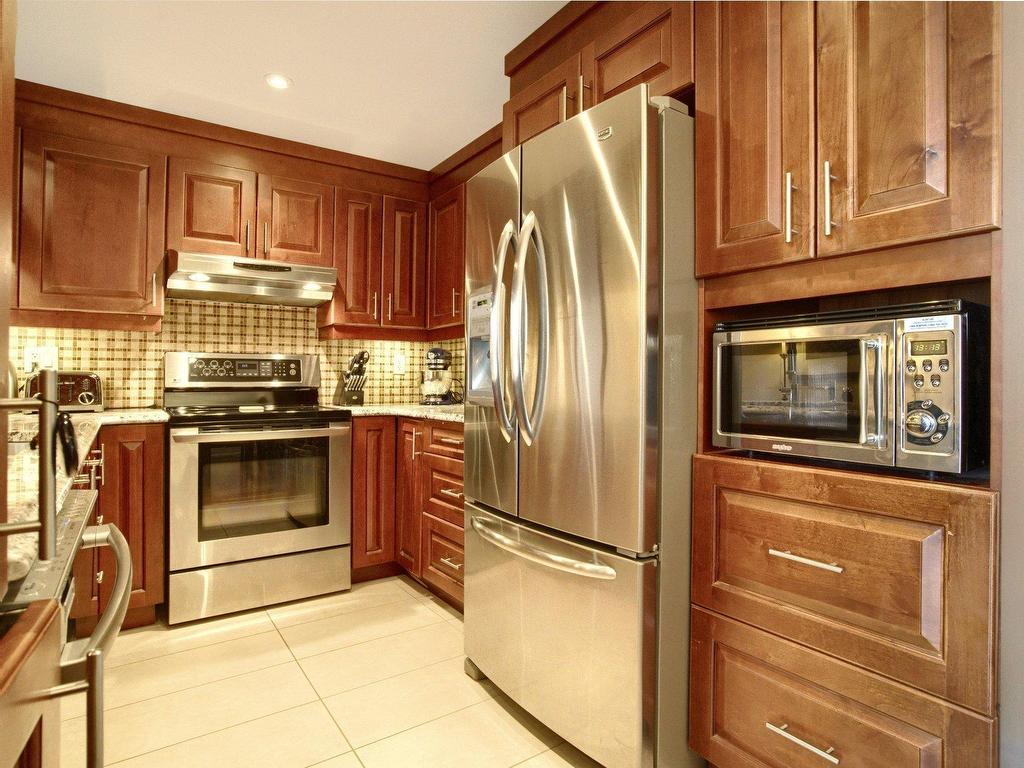 









375


Boul. Décarie

, PH8,
Montréal (Saint-Laurent),




QC
H4L0B4

