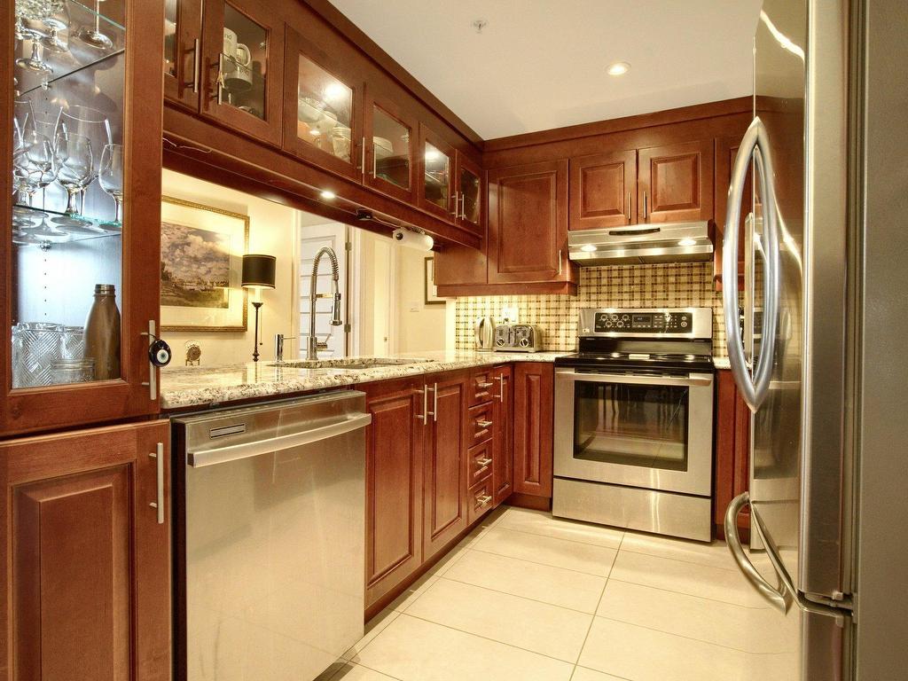 









375


Boul. Décarie

, PH8,
Montréal (Saint-Laurent),




QC
H4L0B4

