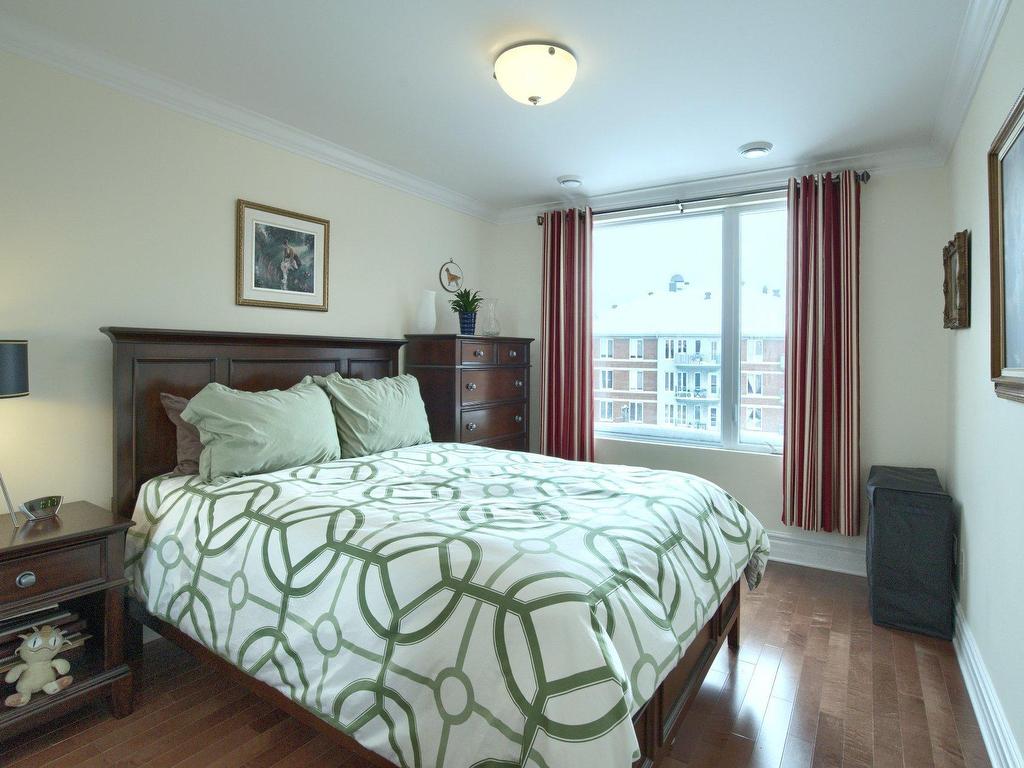 









375


Boul. Décarie

, PH8,
Montréal (Saint-Laurent),




QC
H4L0B4

