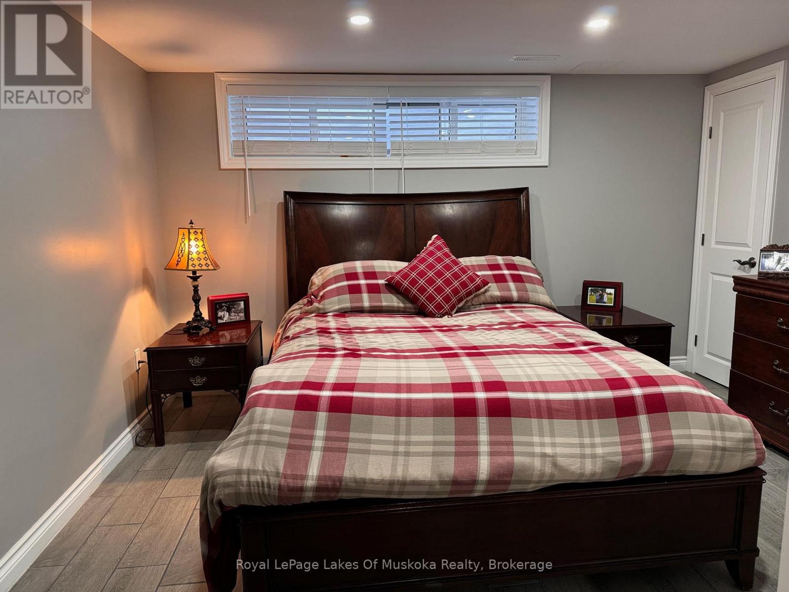 












105 WELLINGTON STREET S

,
Gravenhurst (Muskoka (S)),




Ontario
P1P1B2


