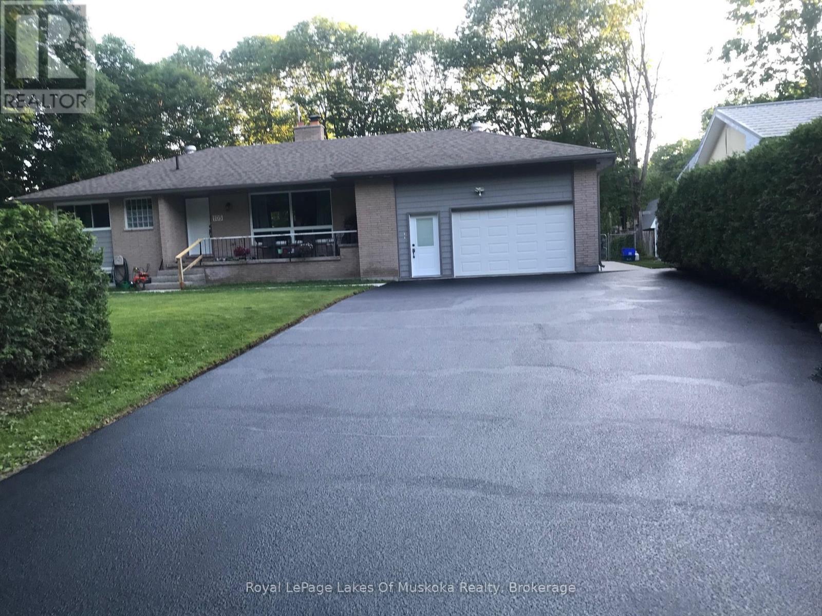 












105 WELLINGTON STREET S

,
Gravenhurst (Muskoka (S)),




Ontario
P1P1B2


