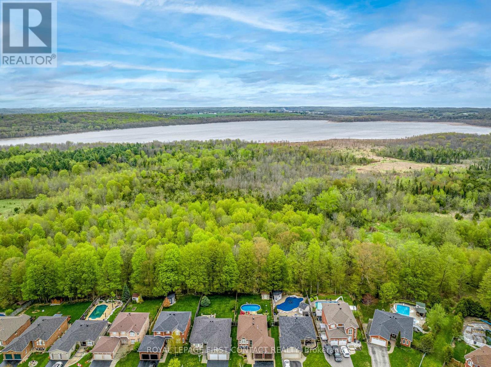 












112 CROMPTON DRIVE

,
Barrie,




Ontario
L4M6N9

