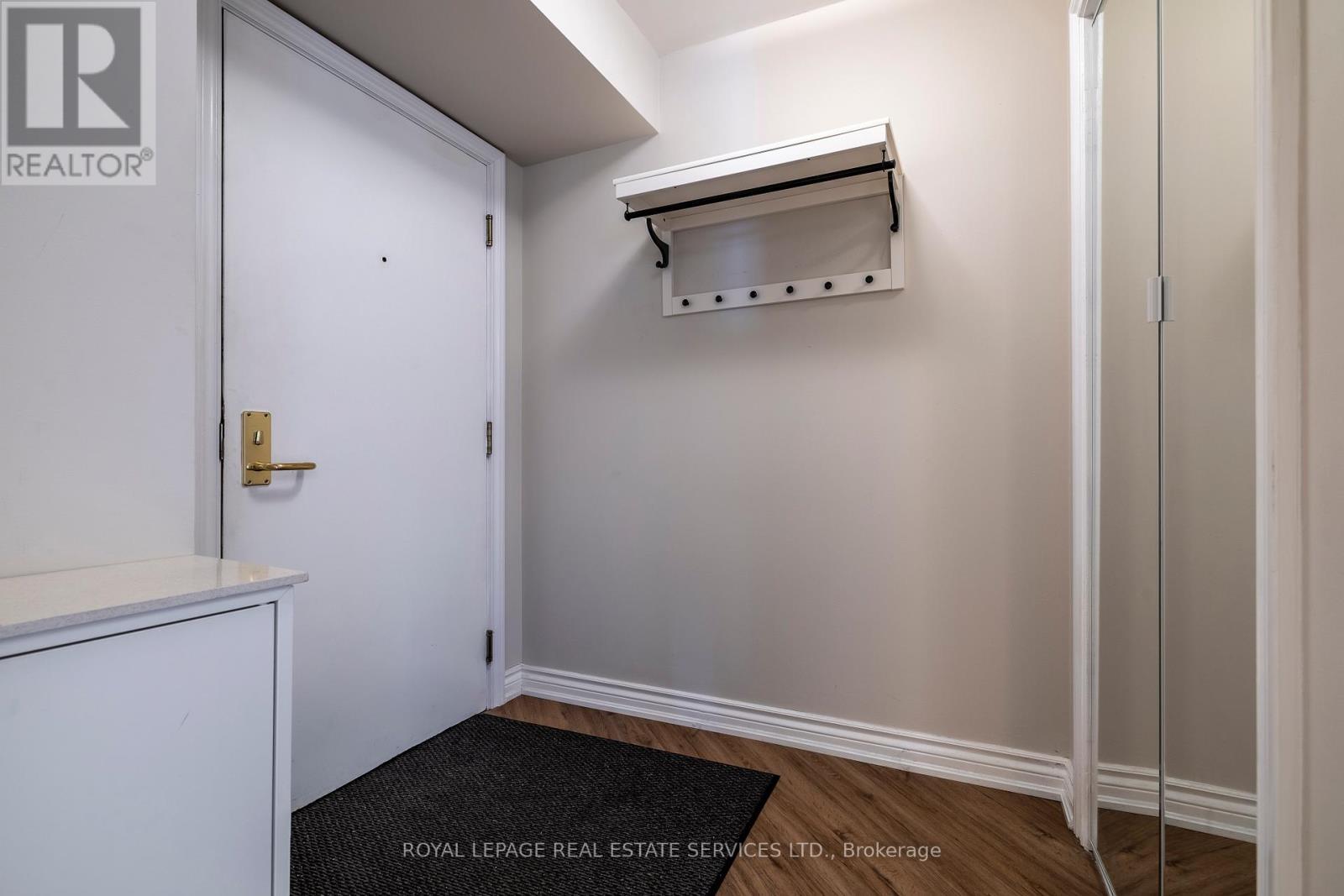 












804 - 1 PALACE PIER COURT

,
Toronto,




Ontario
M8V3W9

