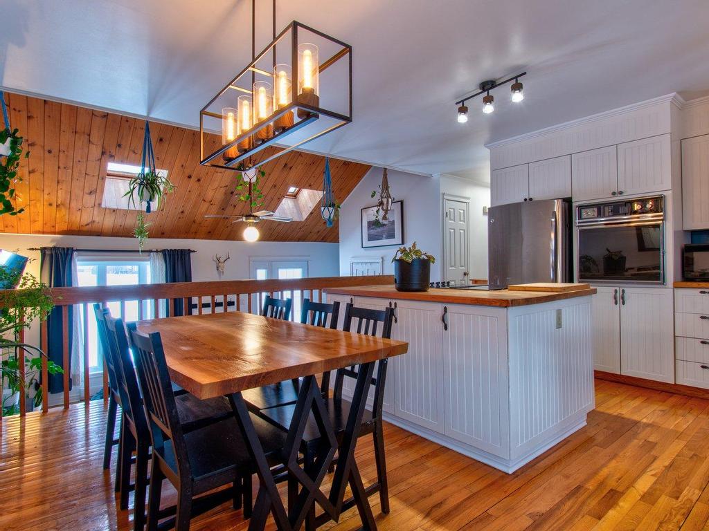 









1190


Rue des Bouleaux

,
Contrecoeur,




QC
J0L1C0

