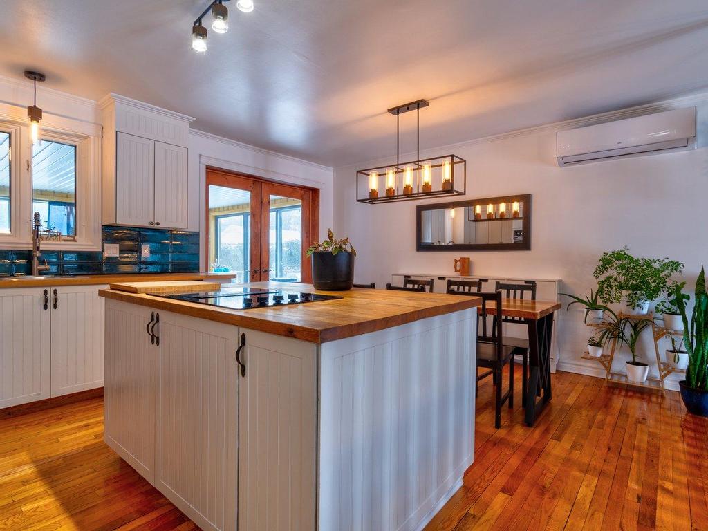 









1190


Rue des Bouleaux

,
Contrecoeur,




QC
J0L1C0

